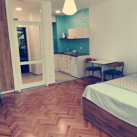 Clock Tower Apartments Подгорица Екстериор снимка