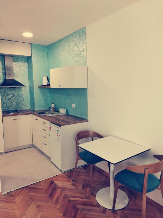 Clock Tower Apartments Подгорица Екстериор снимка