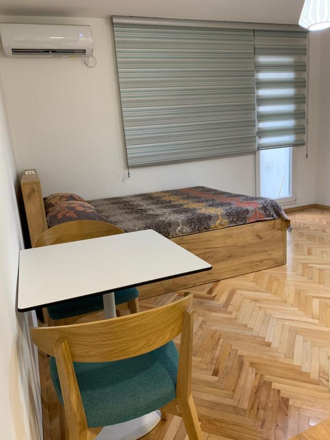 Clock Tower Apartments Подгорица Екстериор снимка