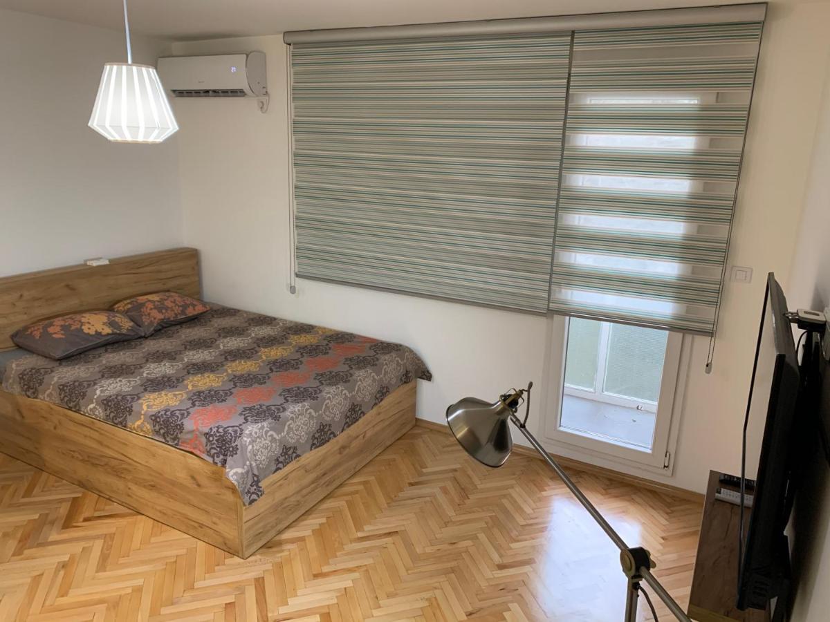 Clock Tower Apartments Подгорица Екстериор снимка